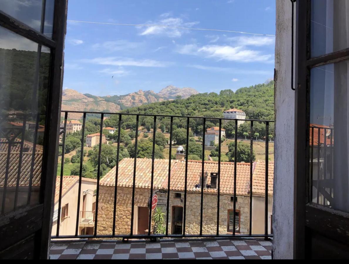 La Coletta Bel Appartement Typique Avec Balcon Centre Piana Пяна Екстериор снимка